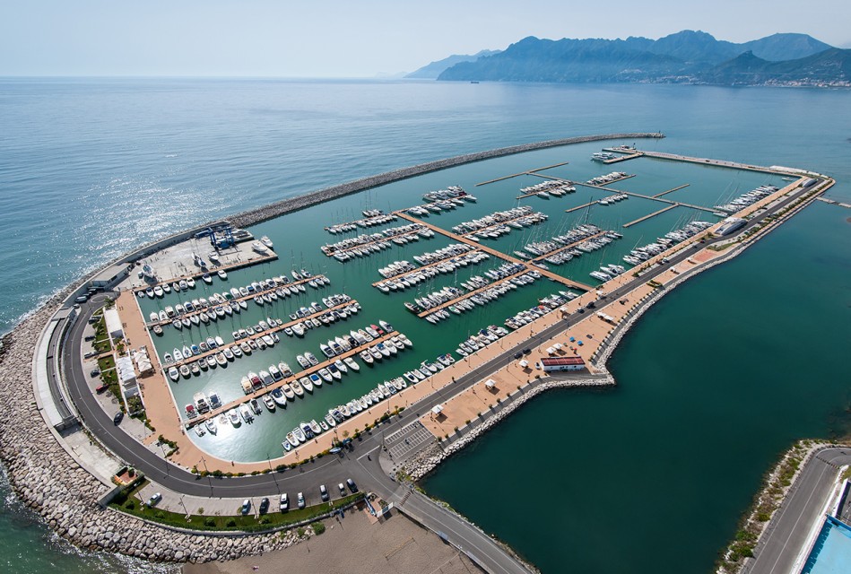 How to choose a marina and save money?
