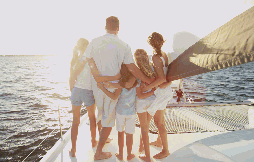 Traveling on a yacht with children: basic tips