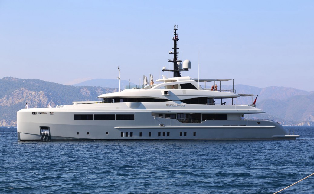 47m superyacht Giaola-Lu is for sale