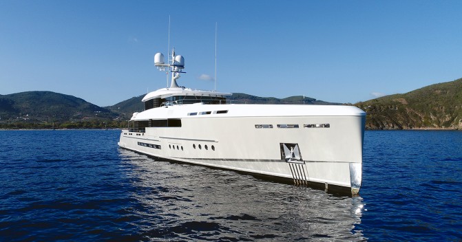 2.8 M Euro price cut on Rossinavi motor yacht Endeavour II