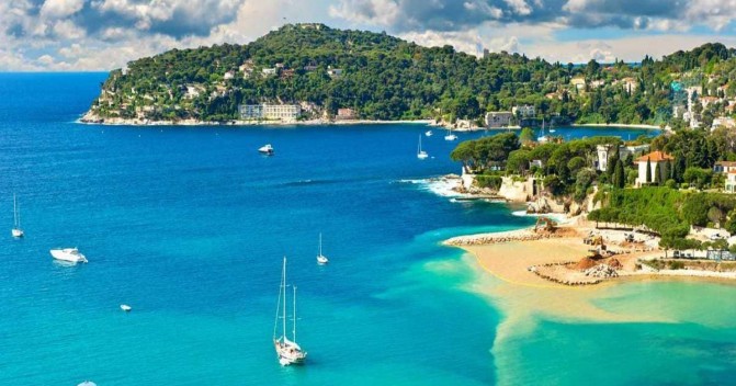 Where to moor a yacht in the French Riviera