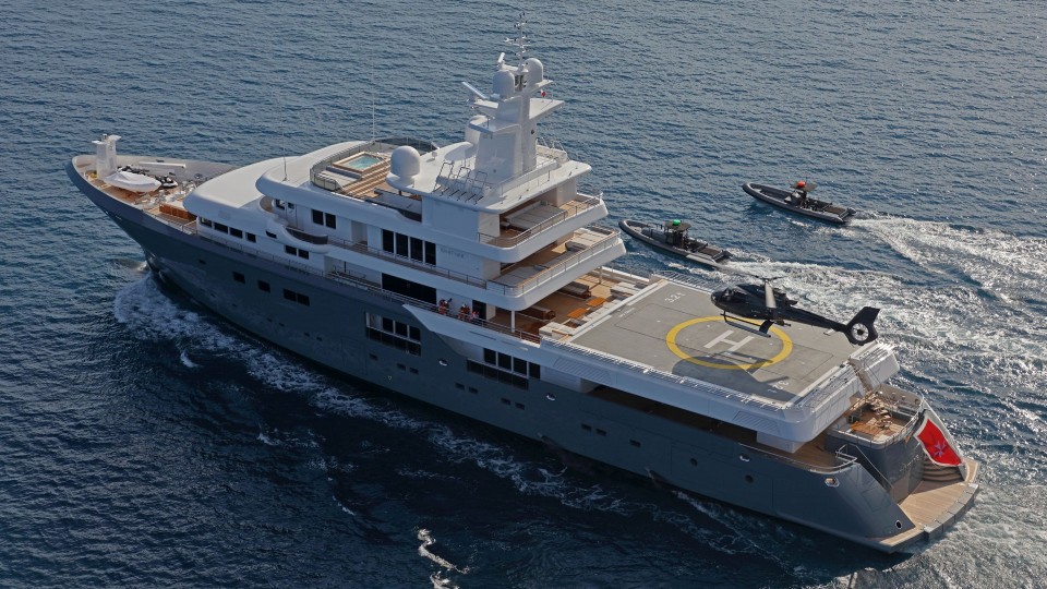 M/Y Planet Nine