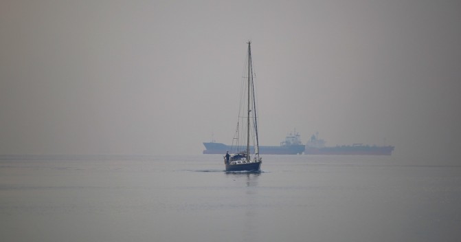 Плавание на яхте в тумане