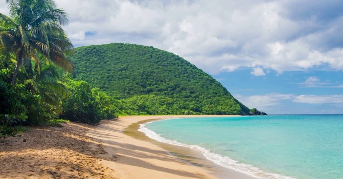 The best beaches in the Caribbean on a yacht cruise