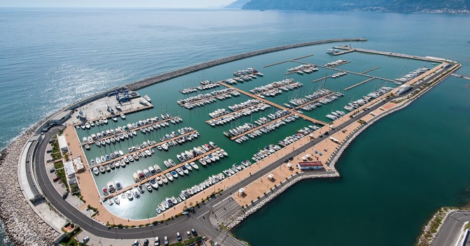 How to choose a marina and save money?