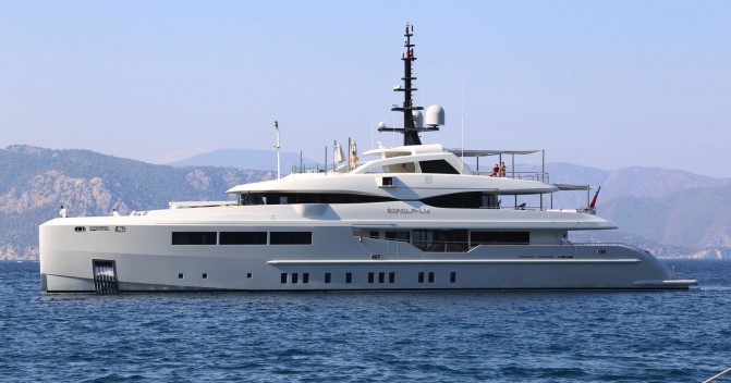 47m superyacht Giaola-Lu is for sale