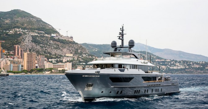 Sanlorenzo's 42m explorer Globas is for sale