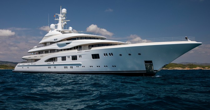 €10M price reduction on mega yacht Valerie